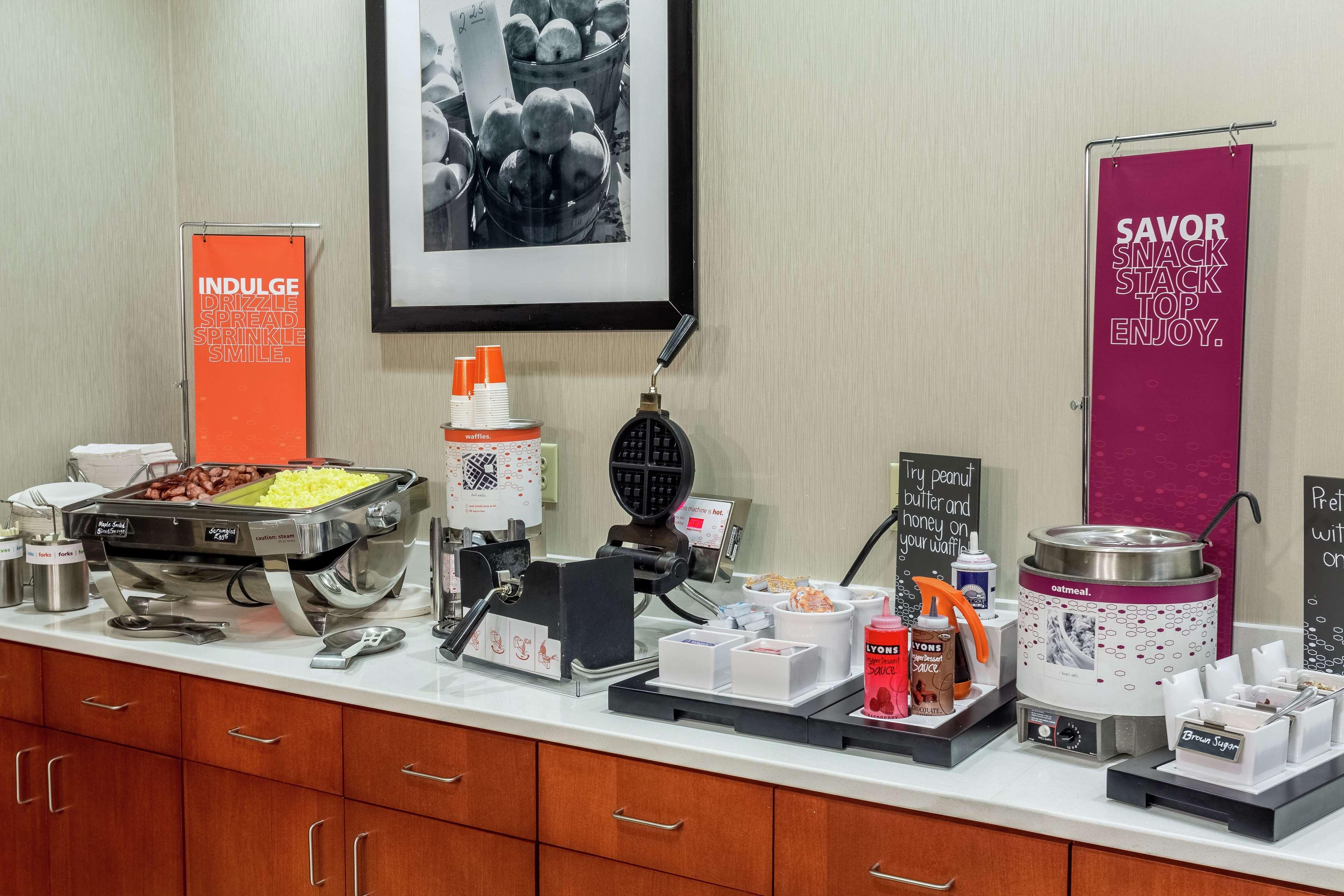 Hampton Inn & Suites Knoxville-Downtown Екстериор снимка