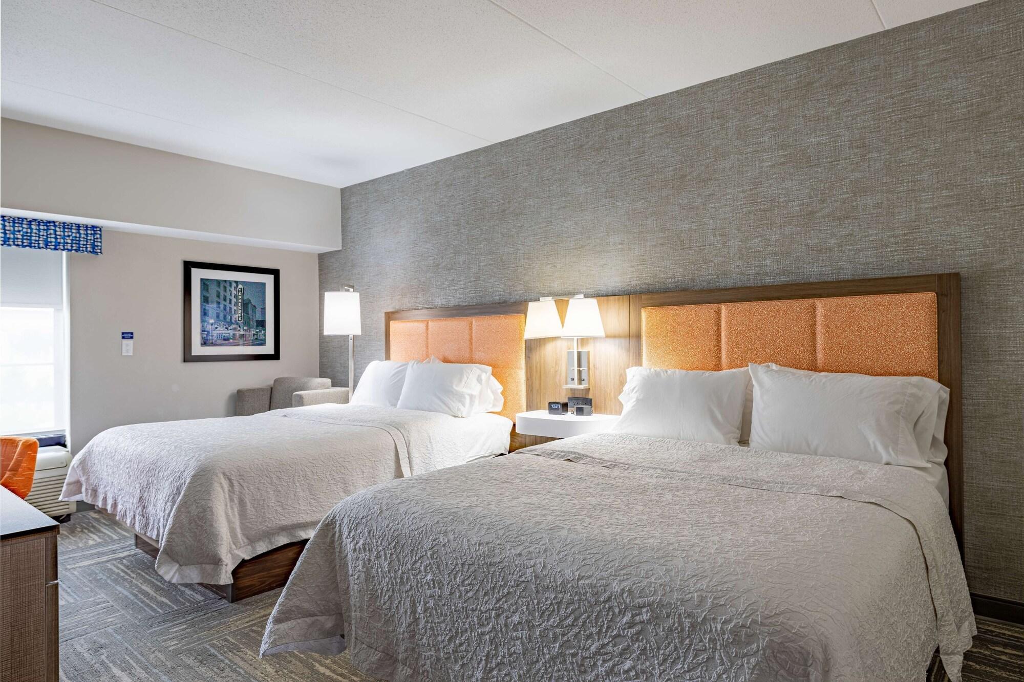Hampton Inn & Suites Knoxville-Downtown Екстериор снимка