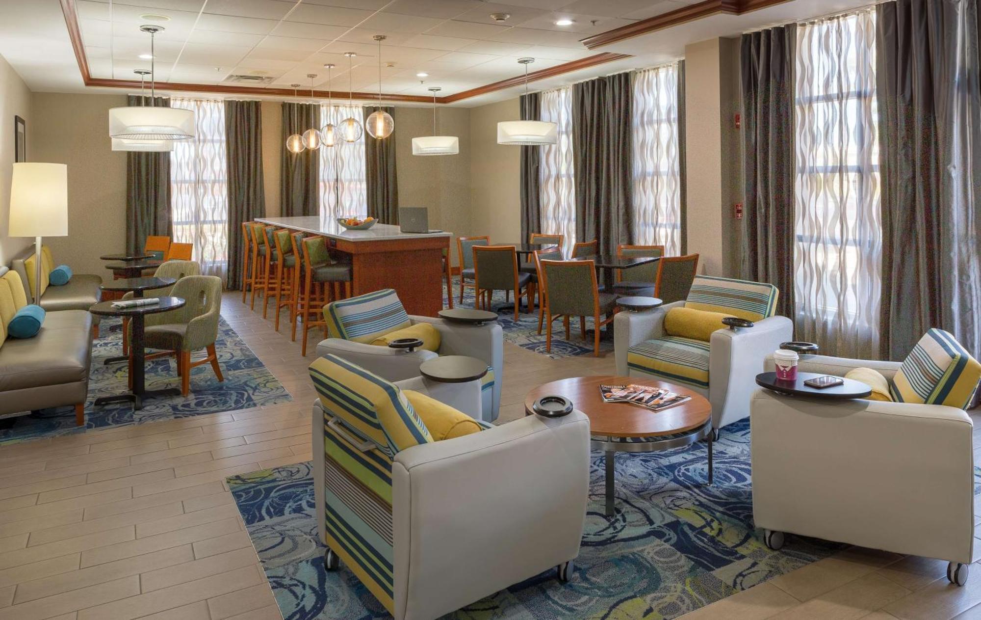 Hampton Inn & Suites Knoxville-Downtown Екстериор снимка