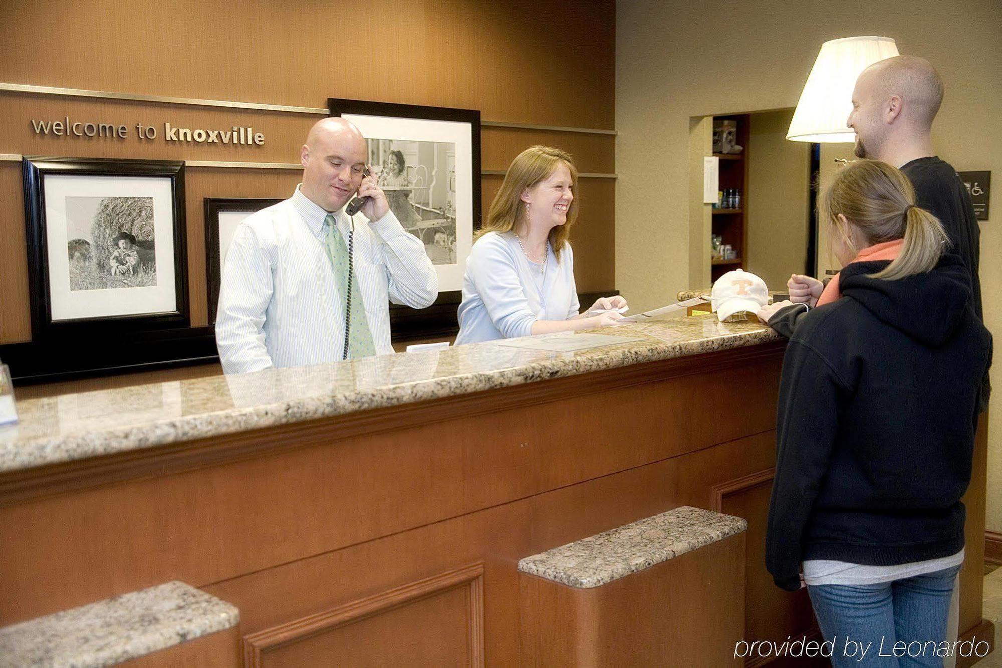 Hampton Inn & Suites Knoxville-Downtown Интериор снимка