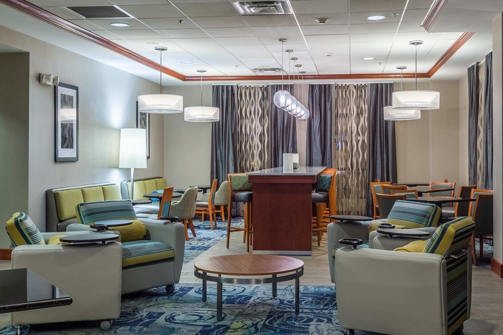 Hampton Inn & Suites Knoxville-Downtown Екстериор снимка